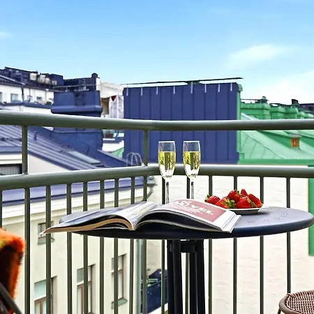 Lägenhet Balcony W Rooftop Views Tram 200m Lift